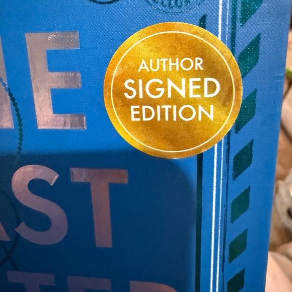 The Last Letter Hardcover Book by Rebecca Yarros NWOT Autographed & Signed - Picture 2 of 10